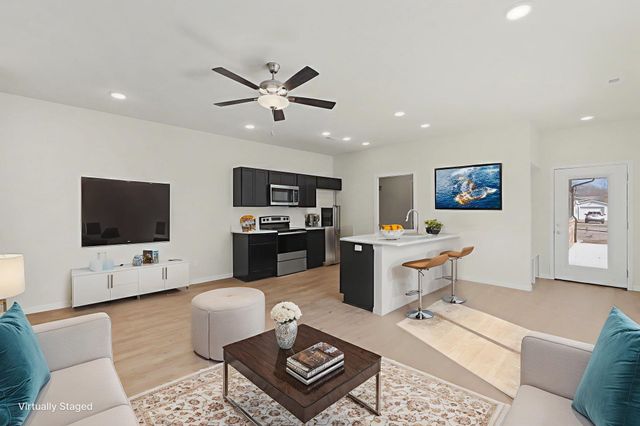 423 S All Halllows Unit 100 & 200, Wichita, KS 67213