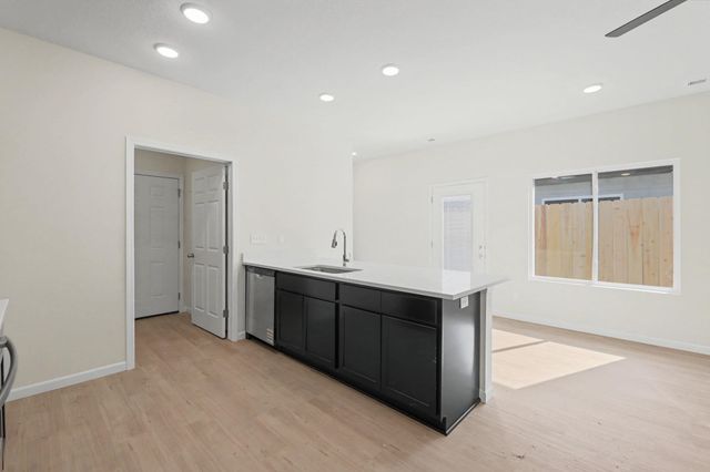 423 S All Halllows Unit 100 & 200, Wichita, KS 67213