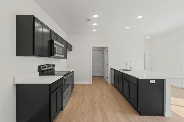 423 S All Halllows Unit 100 & 200, Wichita, KS 67213