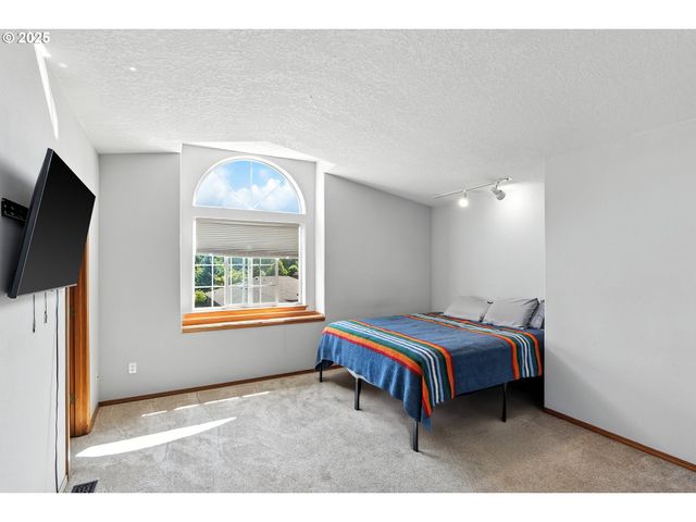 15157 Se 130TH Dr, Clackamas, OR 97015