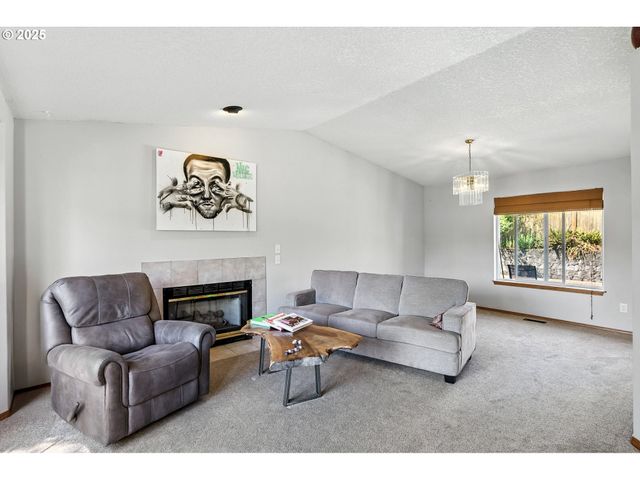 15157 Se 130TH Dr, Clackamas, OR 97015