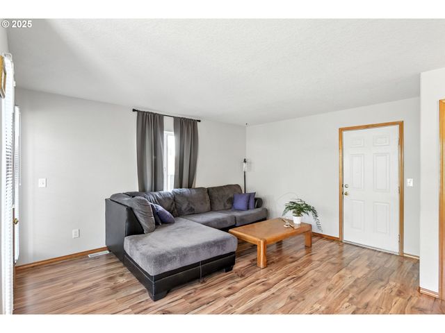 15157 Se 130TH Dr, Clackamas, OR 97015