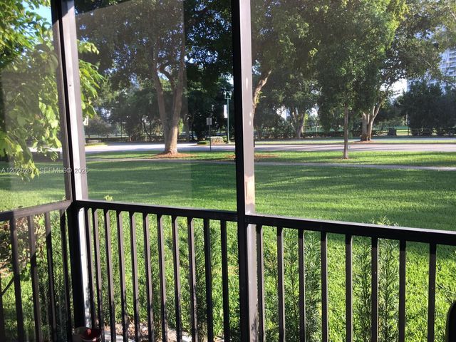 3401 N Country Club Dr 117, Aventura, FL 33180