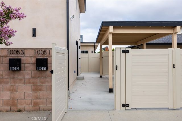 10051 Amestoy Avenue, Northridge, CA 91325