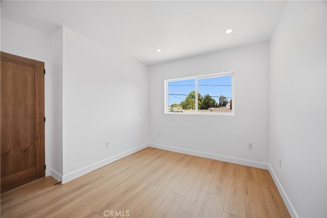 10051 Amestoy Avenue, Northridge, CA 91325