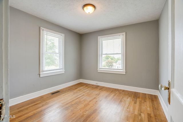 3233 Clover Street, Kingsport, TN 37664