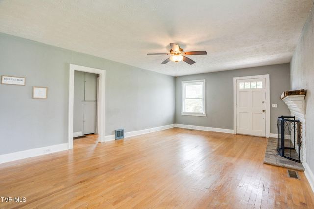 3233 Clover Street, Kingsport, TN 37664