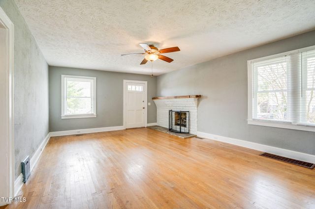 3233 Clover Street, Kingsport, TN 37664
