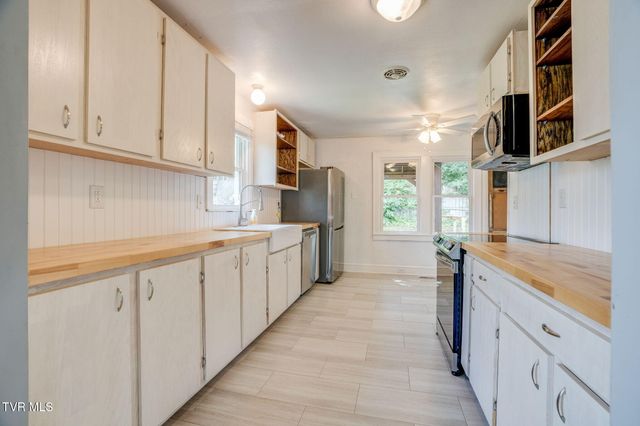 3233 Clover Street, Kingsport, TN 37664