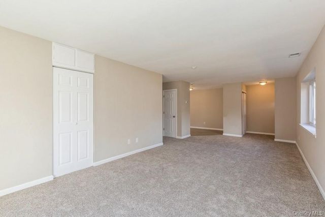 524 Picasso Way 524, Middle Island, NY 11953