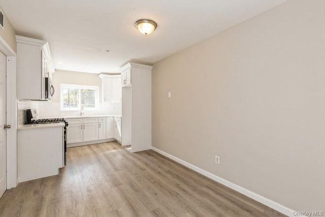 524 Picasso Way 524, Middle Island, NY 11953