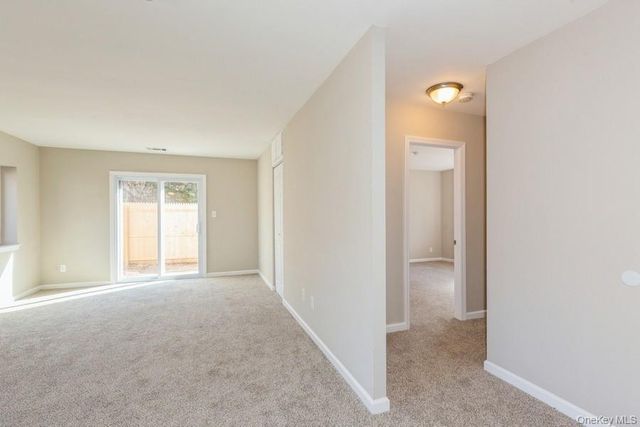 524 Picasso Way 524, Middle Island, NY 11953