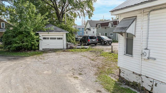 810 MCKINLEY STREET, Oshkosh, WI 54901