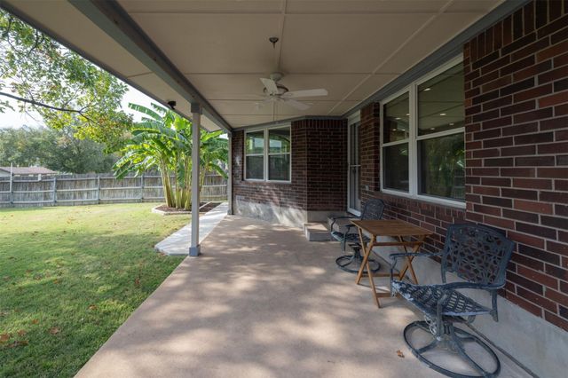 3812 Tailfeather DR, Round Rock, TX 78681