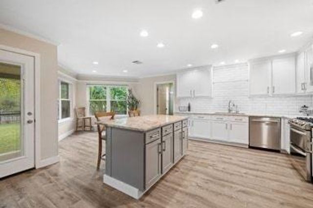 3812 Tailfeather DR, Round Rock, TX 78681