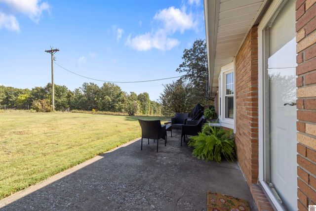 1260 State Route 2132, Marion, KY 42064