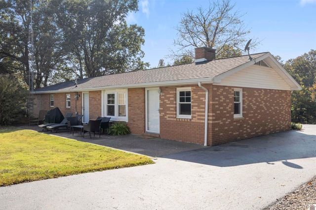 1260 State Route 2132, Marion, KY 42064