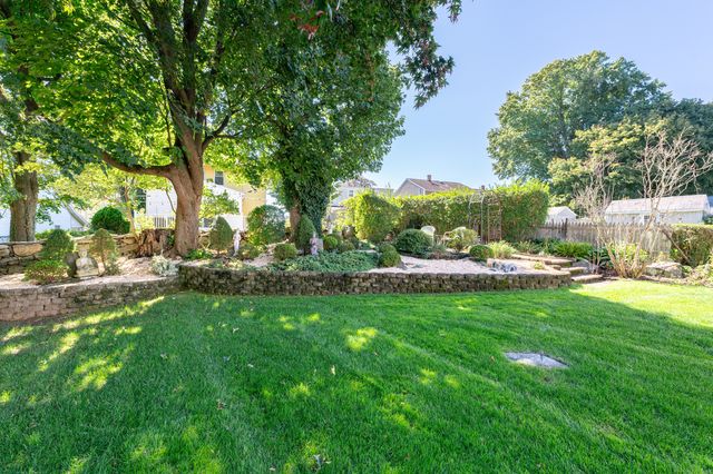 36 Old Barn Road South, Stamford, CT 06905