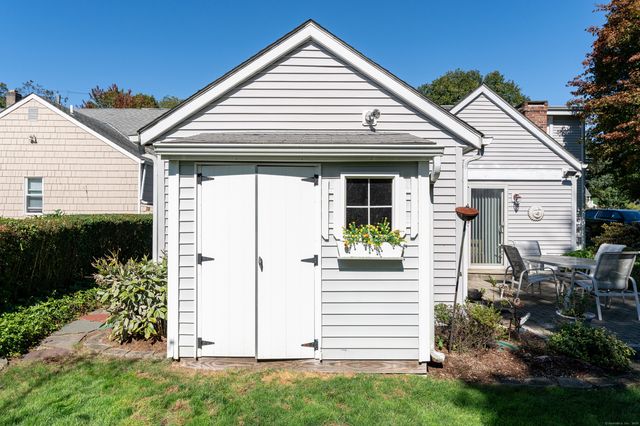 36 Old Barn Road South, Stamford, CT 06905