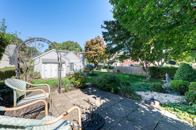 36 Old Barn Road South, Stamford, CT 06905