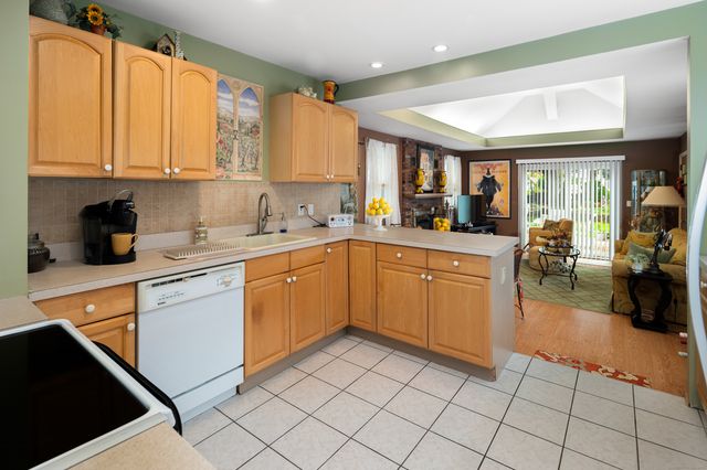 36 Old Barn Road South, Stamford, CT 06905