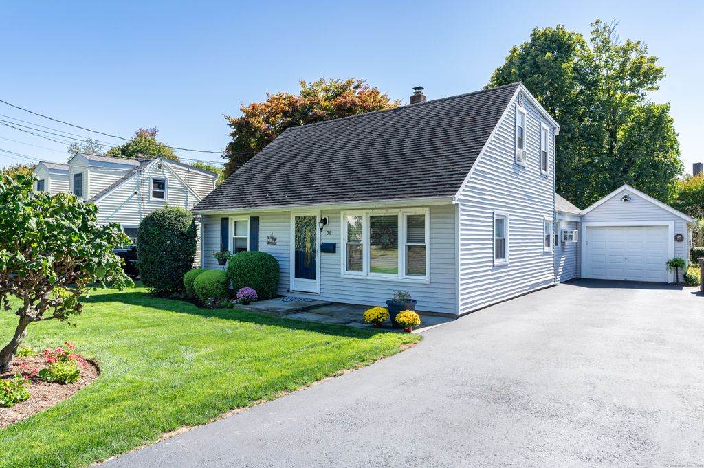 36 Old Barn Road South, Stamford, CT 06905