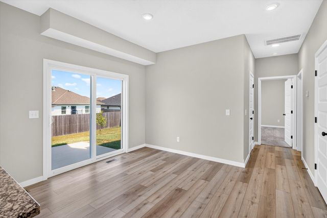 887 S Parkside Circle, Nixa, MO 65714