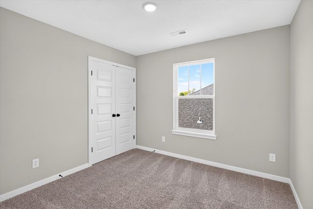 887 S Parkside Circle, Nixa, MO 65714
