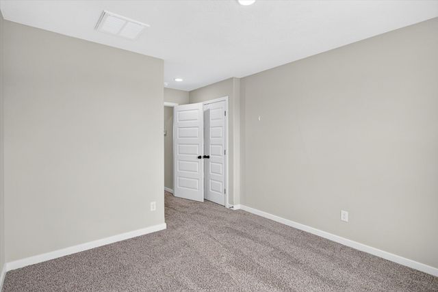 887 S Parkside Circle, Nixa, MO 65714