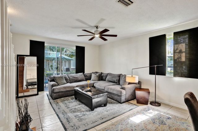 3901 San Simeon Ln, Weston, FL 33331