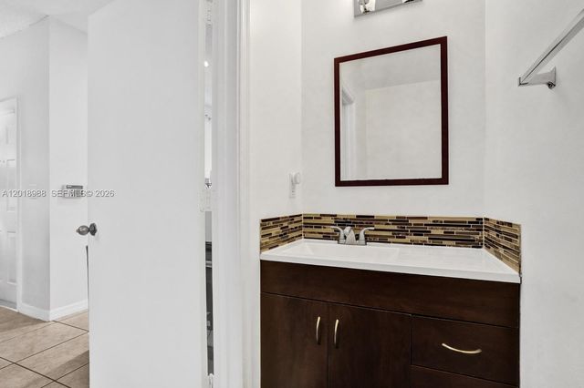3901 San Simeon Ln, Weston, FL 33331