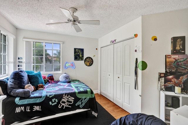 3901 San Simeon Ln, Weston, FL 33331