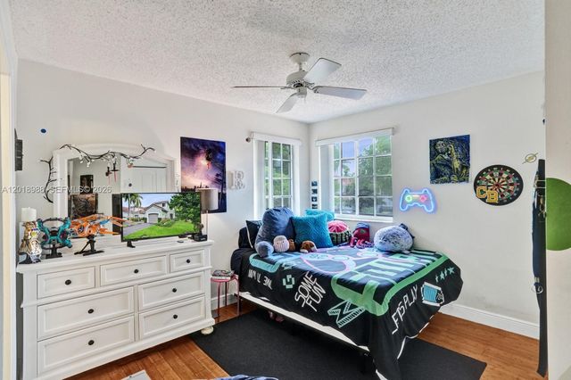 3901 San Simeon Ln, Weston, FL 33331