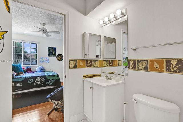 3901 San Simeon Ln, Weston, FL 33331