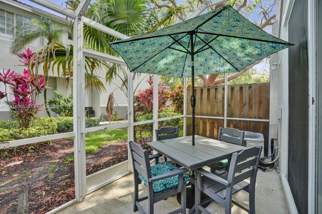 3901 San Simeon Ln, Weston, FL 33331