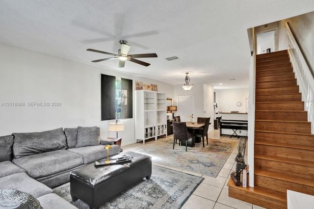 3901 San Simeon Ln, Weston, FL 33331