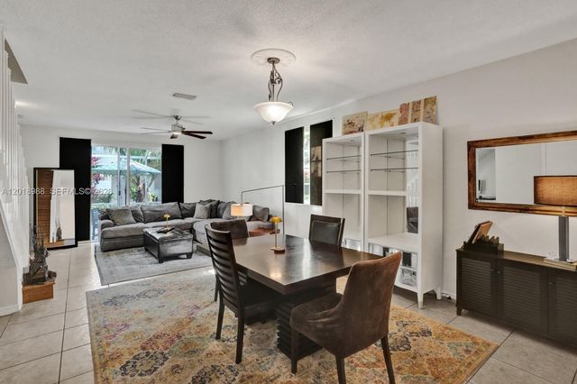 3901 San Simeon Ln, Weston, FL 33331