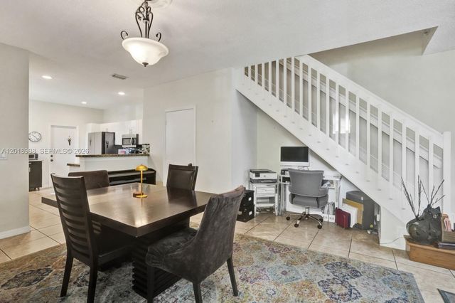 3901 San Simeon Ln, Weston, FL 33331