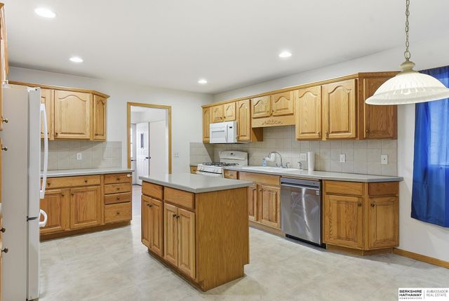 703 Vernon Avenue, Bellevue, NE 68005