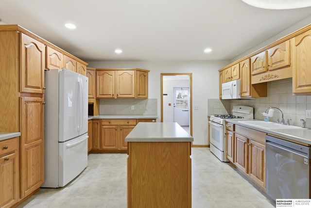 703 Vernon Avenue, Bellevue, NE 68005