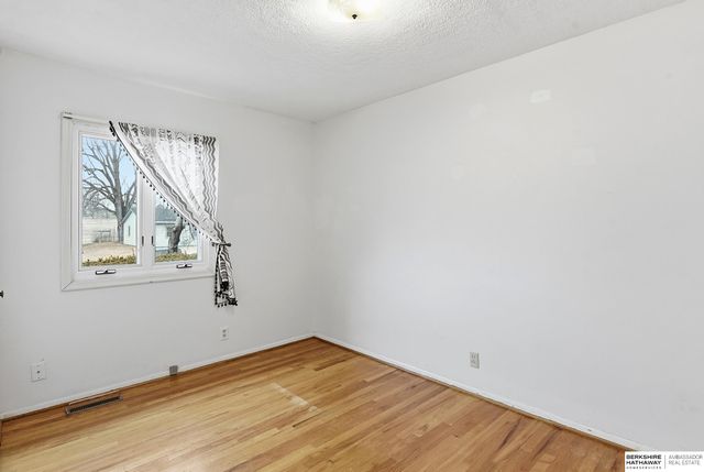 703 Vernon Avenue, Bellevue, NE 68005