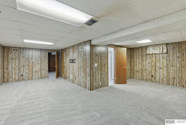 703 Vernon Avenue, Bellevue, NE 68005