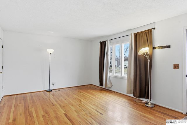 703 Vernon Avenue, Bellevue, NE 68005