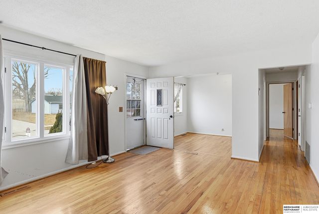 703 Vernon Avenue, Bellevue, NE 68005