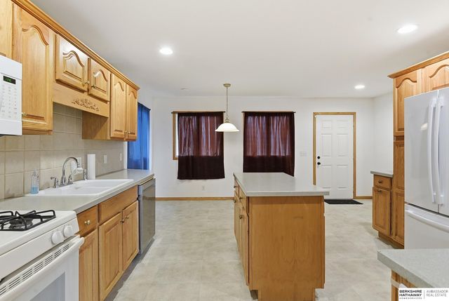 703 Vernon Avenue, Bellevue, NE 68005