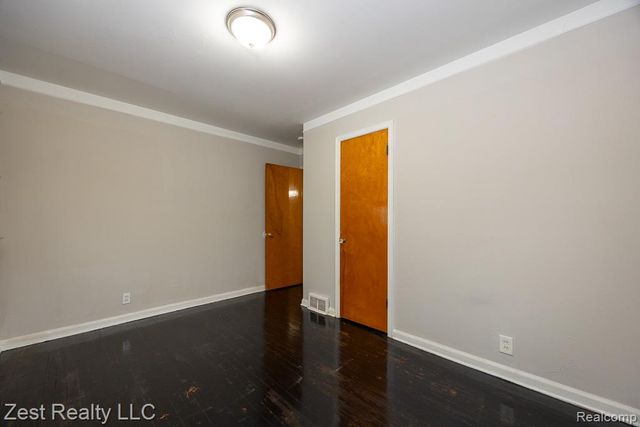 18771 Woodland Street, Harper Woods, MI 48225