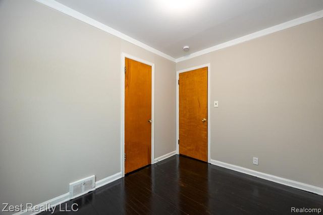 18771 Woodland Street, Harper Woods, MI 48225