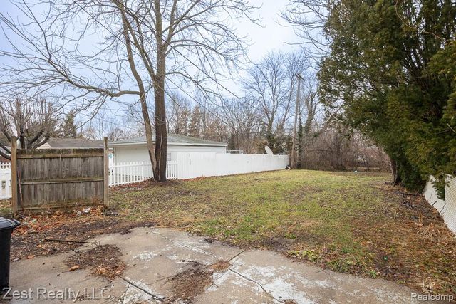 18771 Woodland Street, Harper Woods, MI 48225