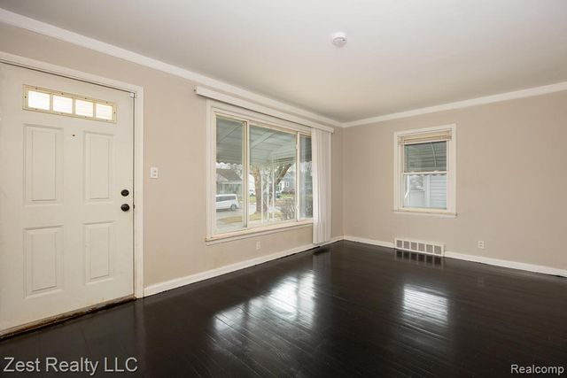 18771 Woodland Street, Harper Woods, MI 48225