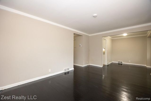 18771 Woodland Street, Harper Woods, MI 48225